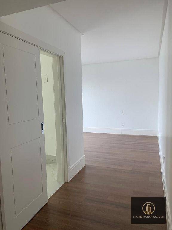 Apartamento à venda com 3 quartos, 151m² - Foto 10