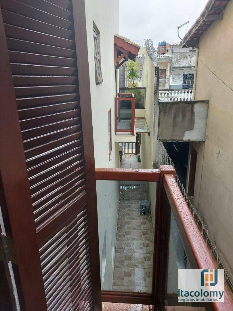 Casa à venda com 4 quartos, 200m² - Foto 15