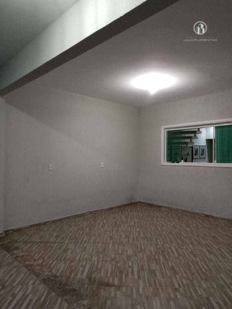 Sobrado à venda com 3 quartos, 200m² - Foto 2