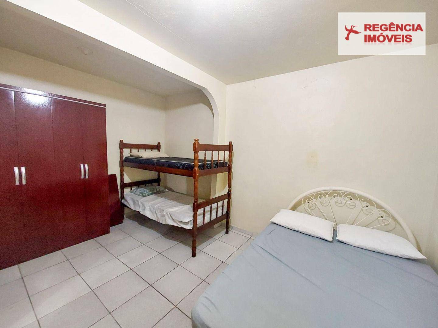 Casa para alugar com 8 quartos, 200m² - Foto 6