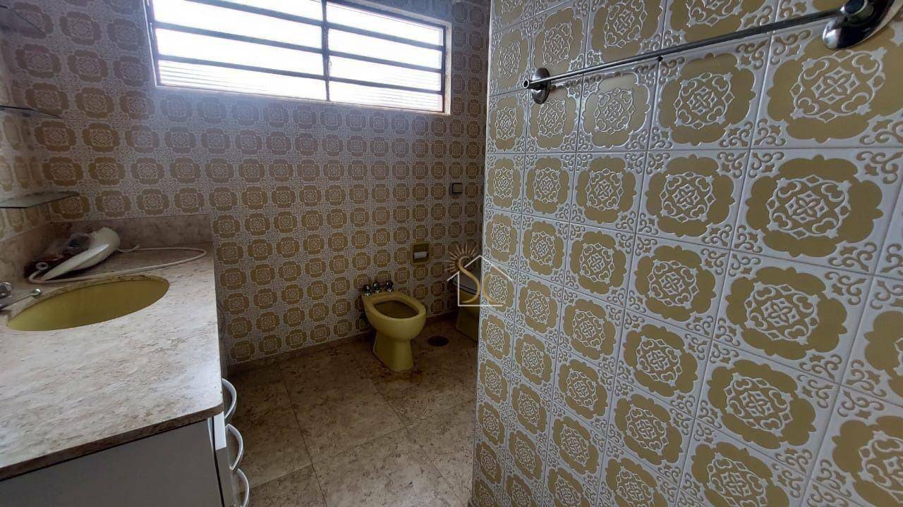 Casa para alugar com 3 quartos, 180m² - Foto 7