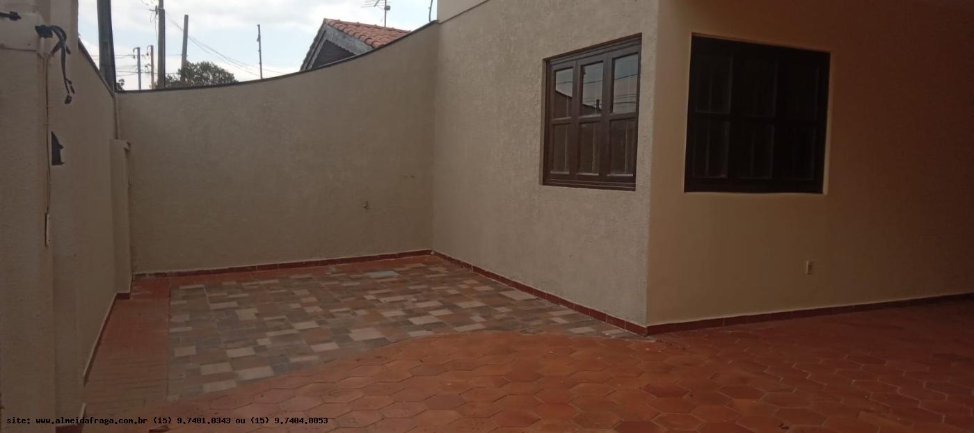 Casa para alugar com 5 quartos, 300m² - Foto 4