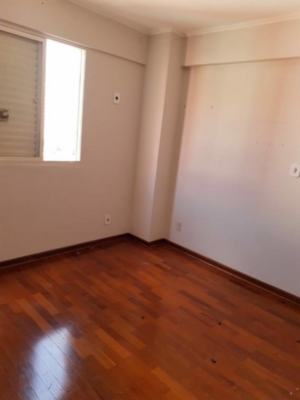 Apartamento à venda com 2 quartos, 75m² - Foto 8