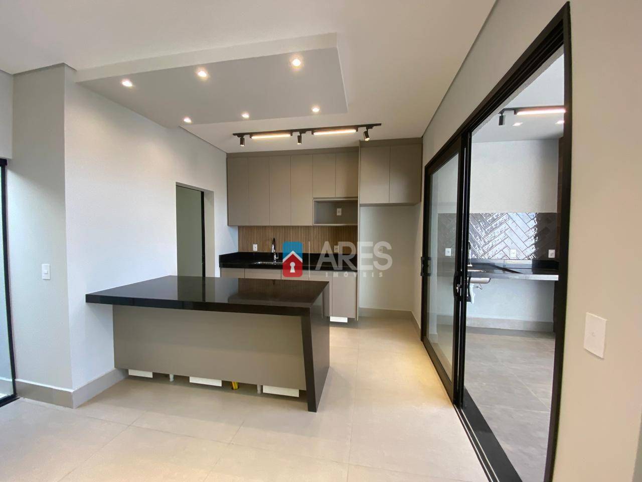 Casa à venda com 3 quartos, 177m² - Foto 7