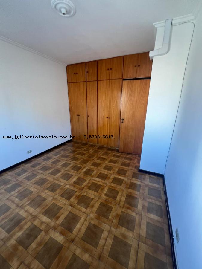 Casa à venda com 3 quartos, 200m² - Foto 10