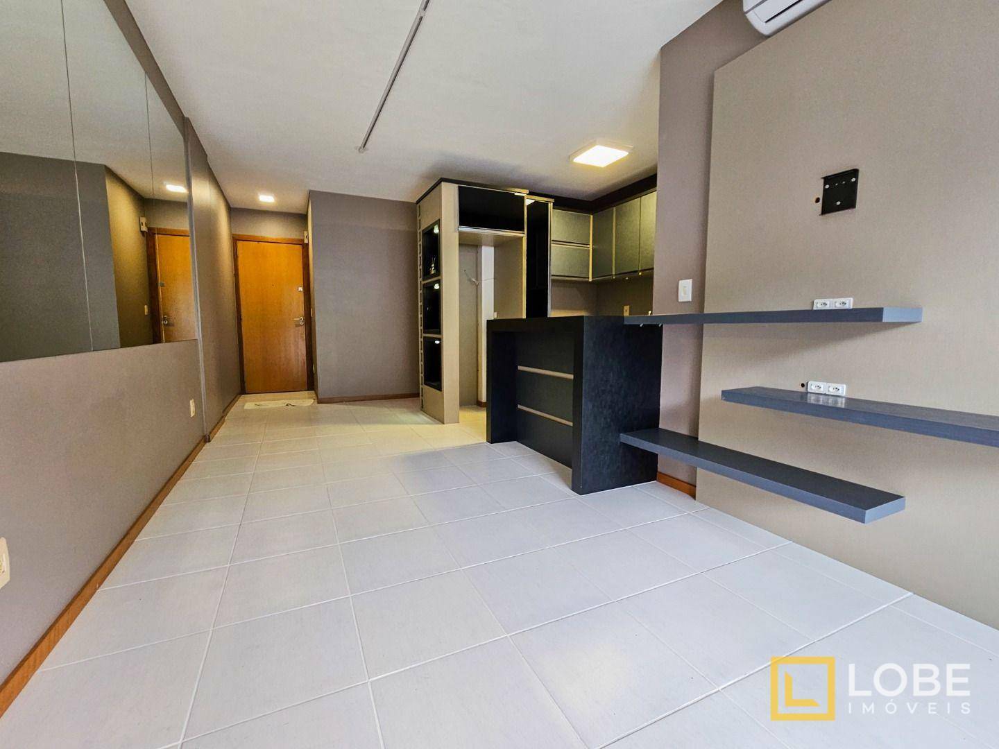 Apartamento à venda com 2 quartos, 62m² - Foto 2