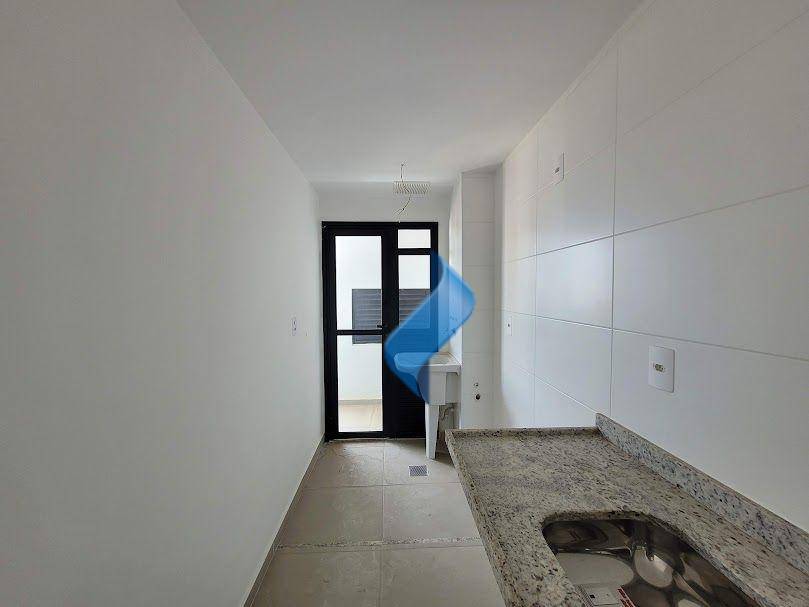 Apartamento à venda com 2 quartos, 67m² - Foto 14