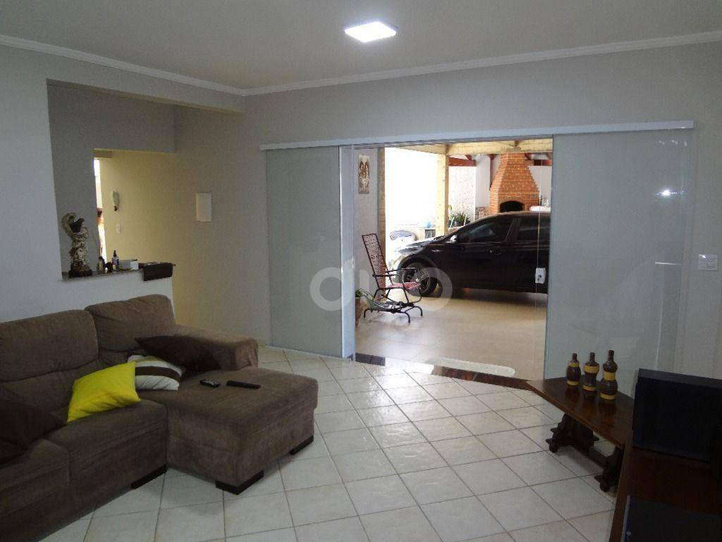 Casa à venda com 3 quartos, 189m² - Foto 4