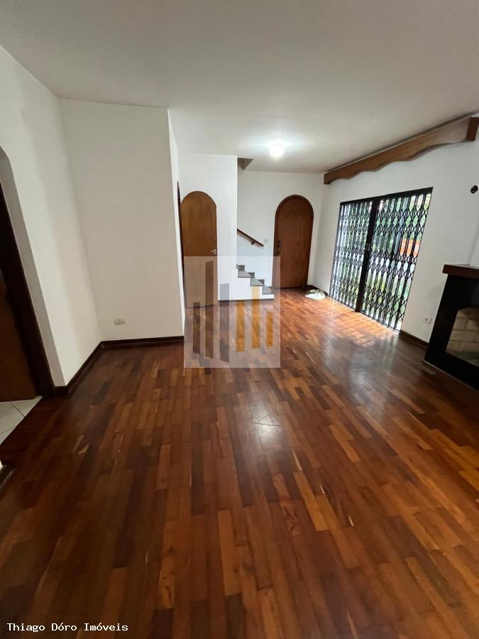 Sobrado para alugar com 3 quartos, 137m² - Foto 1