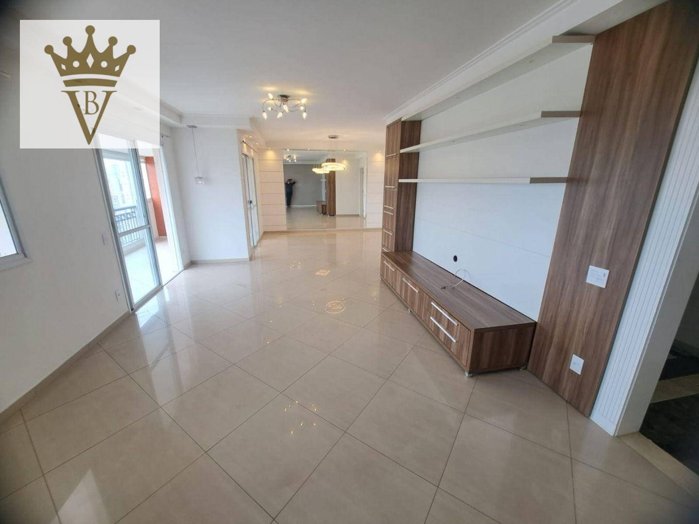 Apartamento à venda com 4 quartos, 172m² - Foto 2