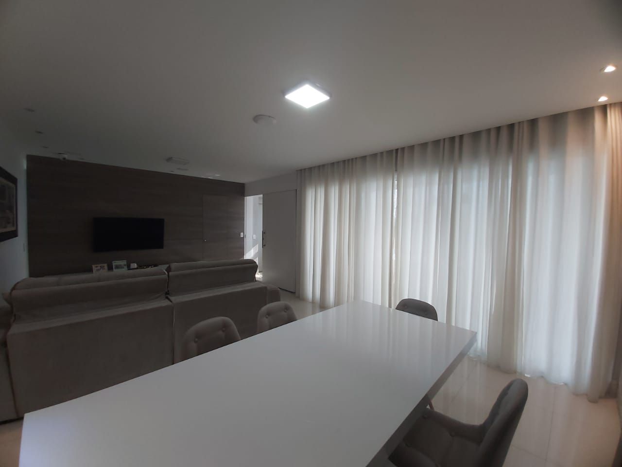 Apartamento à venda com 3 quartos, 155m² - Foto 2