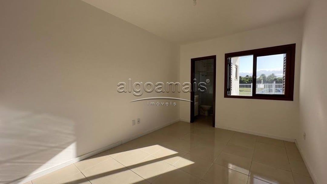 Casa à venda com 2 quartos, 71m² - Foto 5