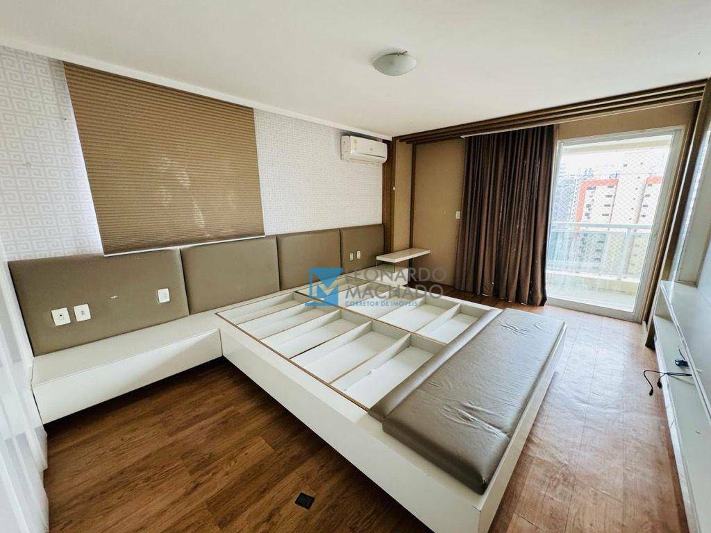 Apartamento à venda com 3 quartos, 217m² - Foto 11