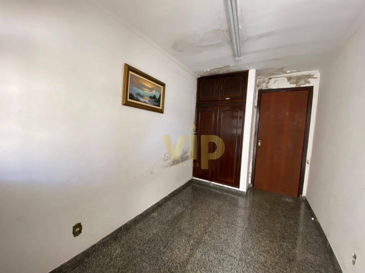 Casa à venda com 3 quartos, 190m² - Foto 4