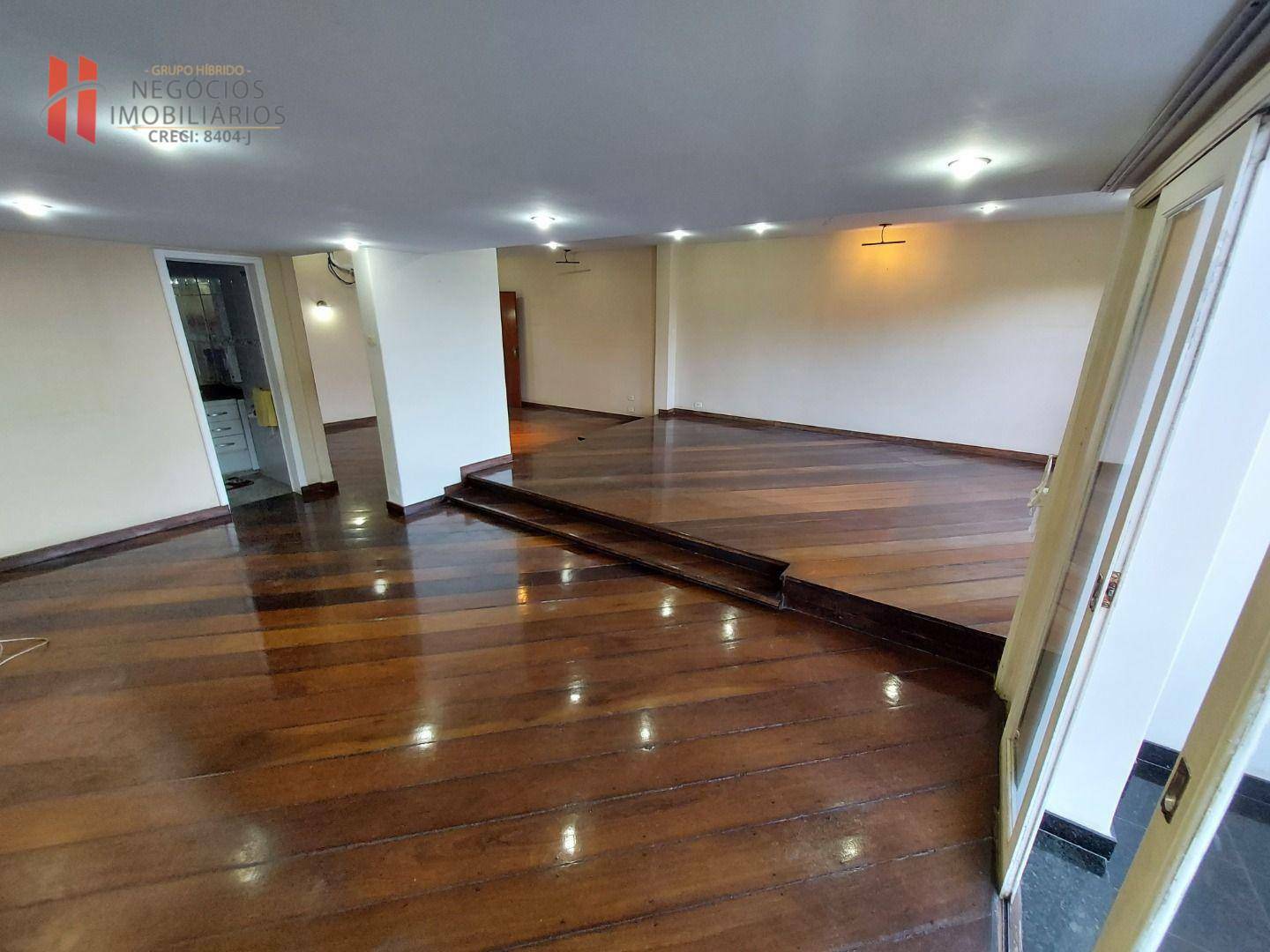 Apartamento à venda com 3 quartos, 210m² - Foto 9