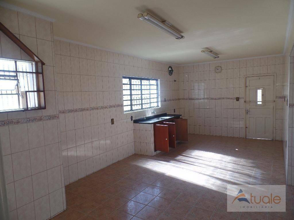 Casa para alugar com 3 quartos, 150m² - Foto 9