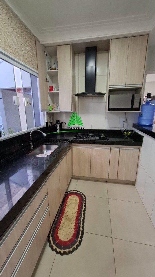 Casa à venda com 2 quartos, 140m² - Foto 17