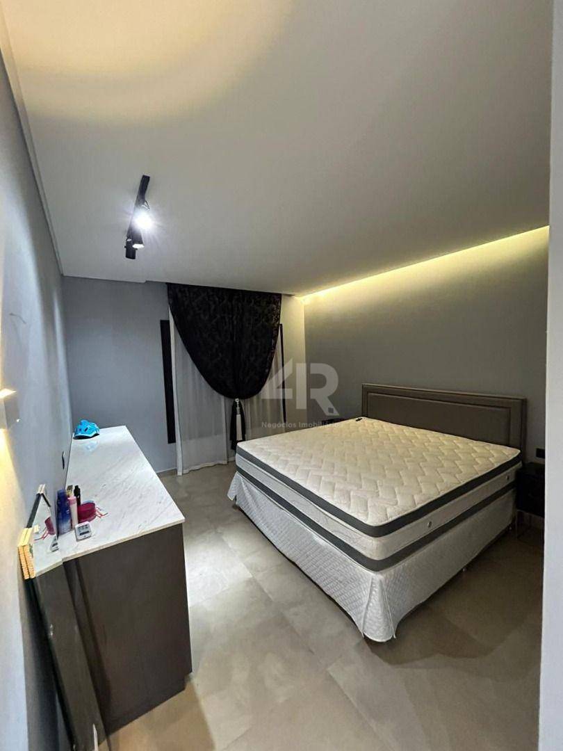 Casa à venda com 4 quartos, 230m² - Foto 15