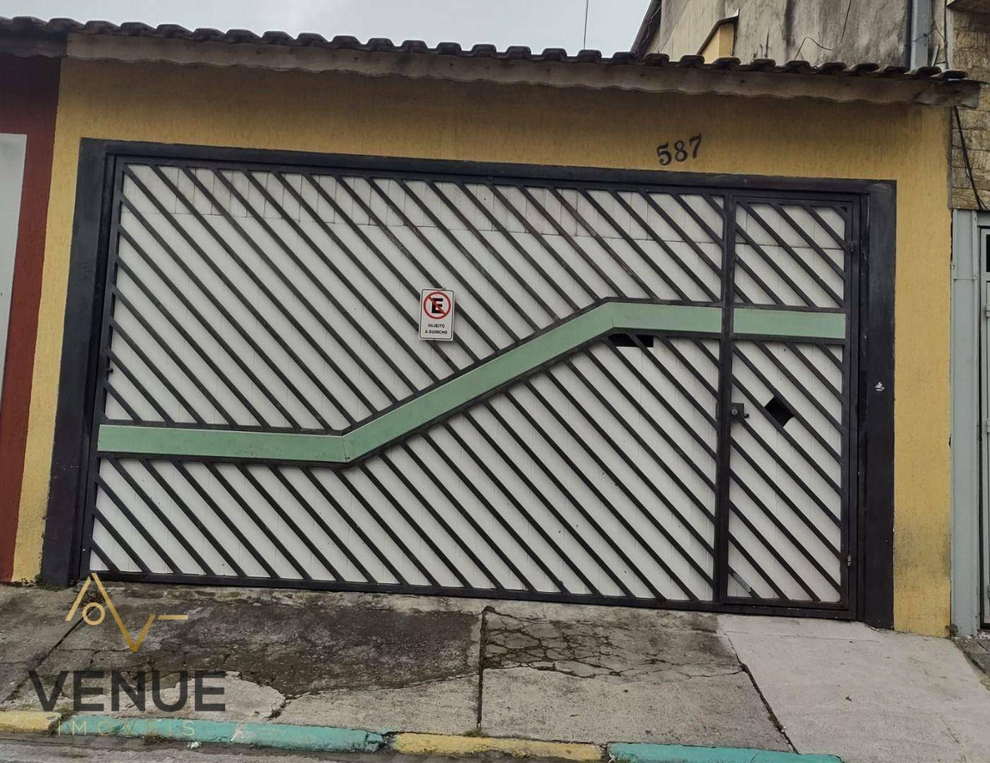 Casa à venda com 3 quartos, 92m² - Foto 1