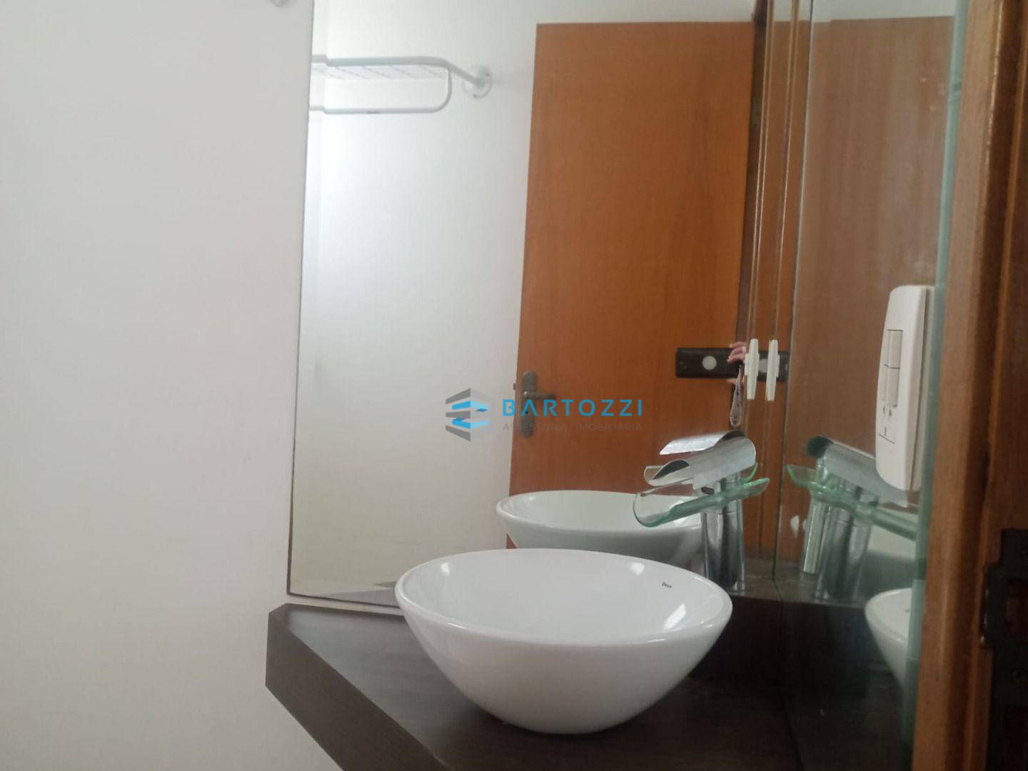 Apartamento à venda com 2 quartos, 70m² - Foto 32