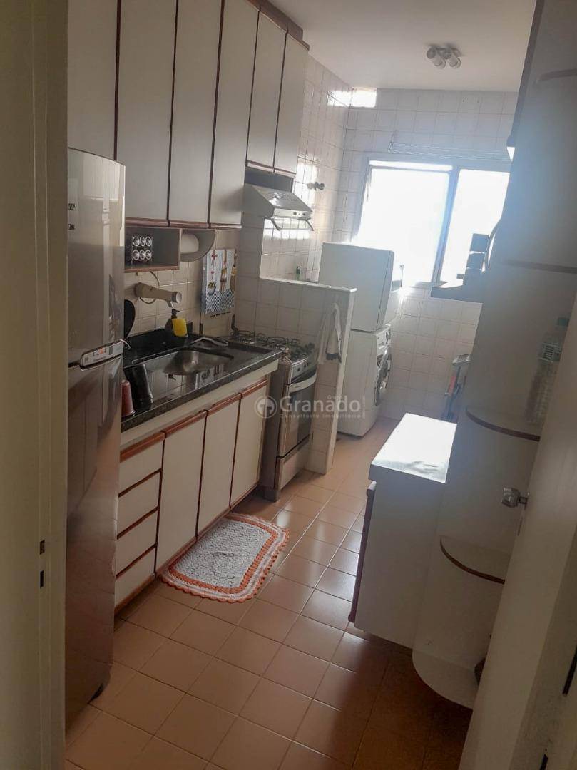 Apartamento à venda com 2 quartos, 60m² - Foto 2