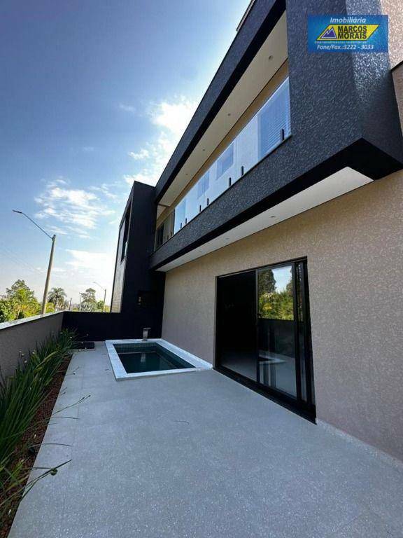 Casa de Condomínio à venda com 3 quartos, 225m² - Foto 2