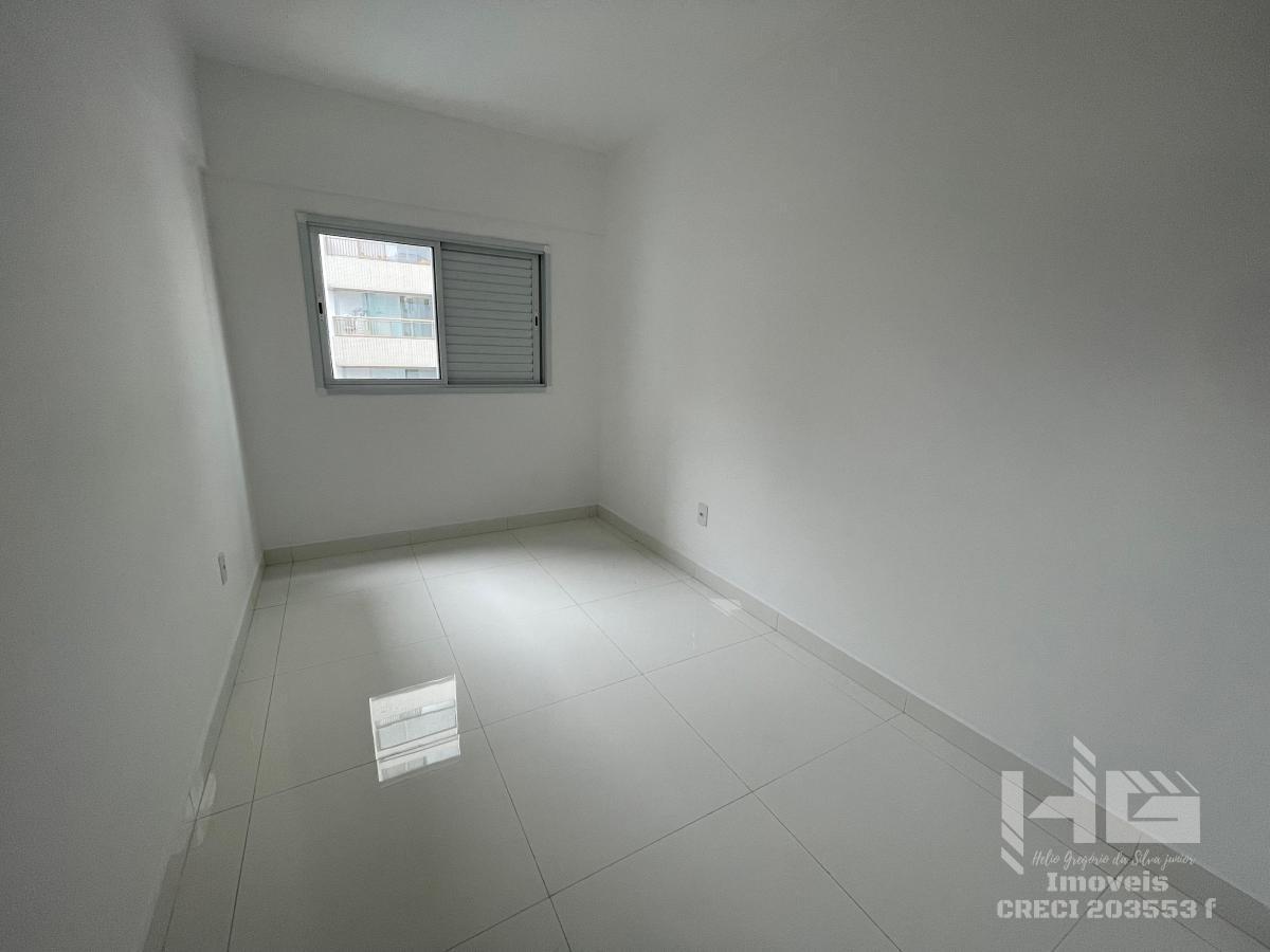 Apartamento à venda com 2 quartos, 68m² - Foto 4