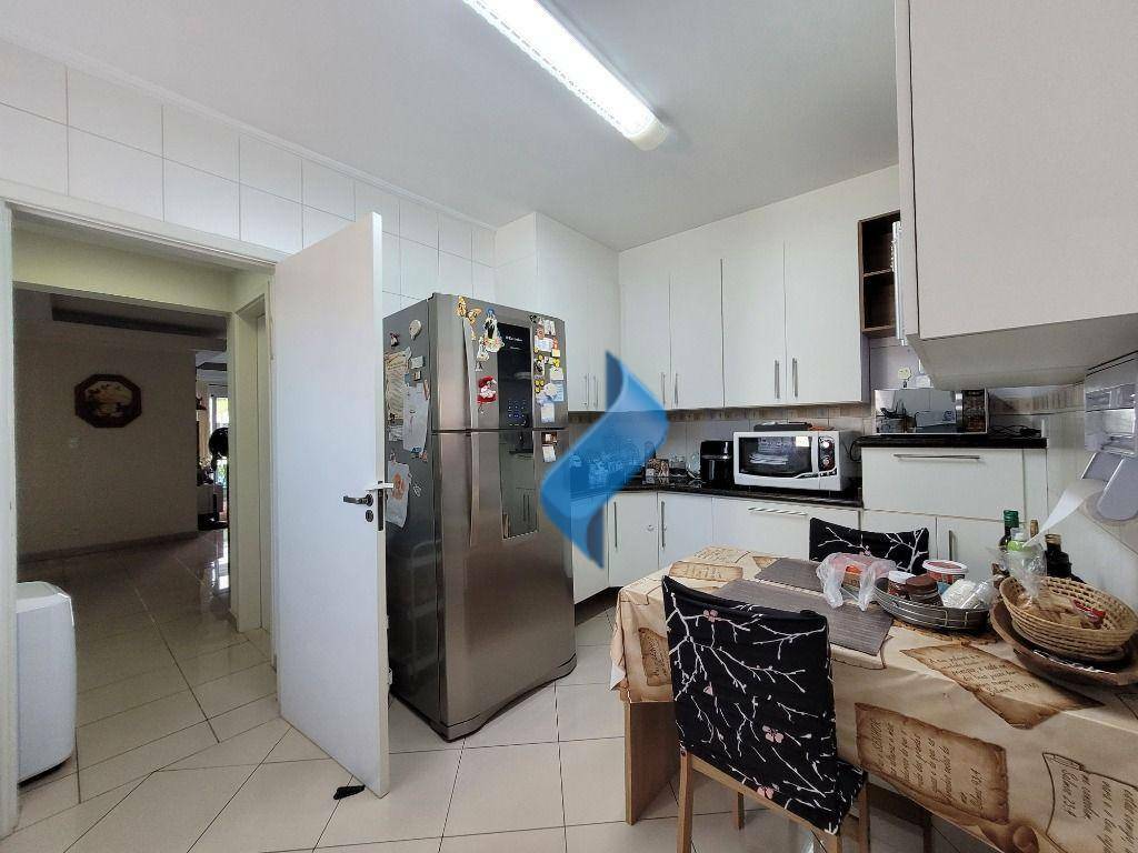 Apartamento à venda com 4 quartos, 147m² - Foto 17