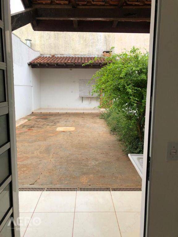 Casa à venda com 2 quartos, 67m² - Foto 5