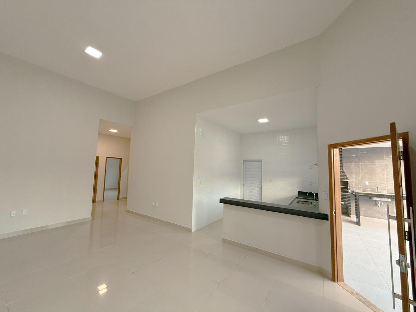 Casa à venda com 3 quartos, 300m² - Foto 3