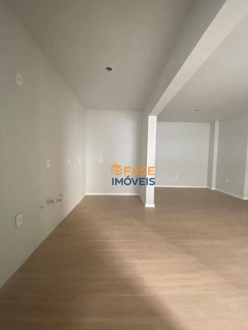 Apartamento à venda com 3 quartos, 81m² - Foto 4