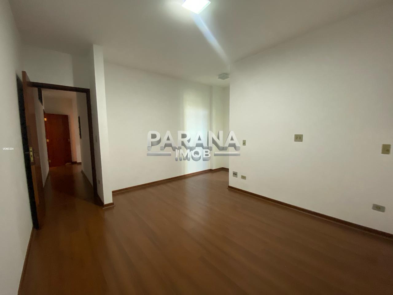 Apartamento à venda com 3 quartos, 124m² - Foto 4