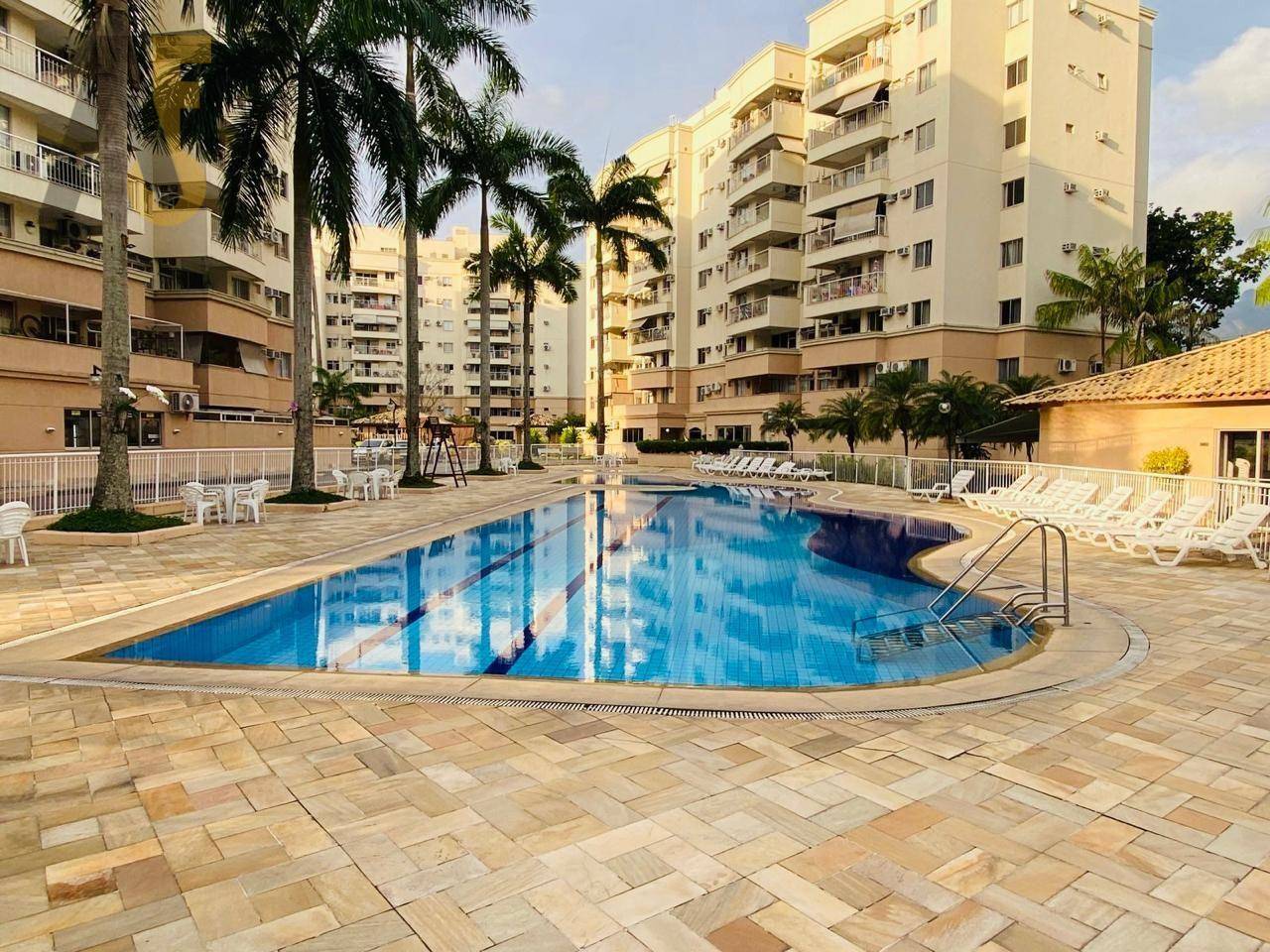Apartamento à venda com 2 quartos, 64m² - Foto 17