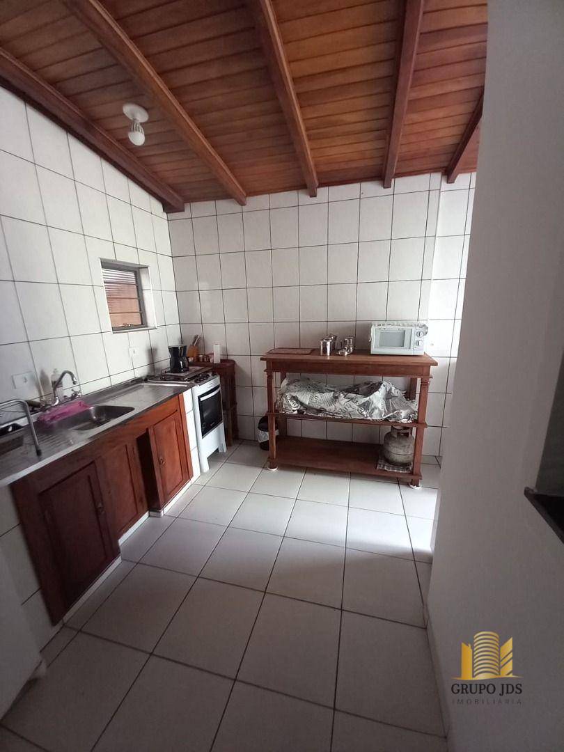 Casa à venda com 3 quartos, 270m² - Foto 8