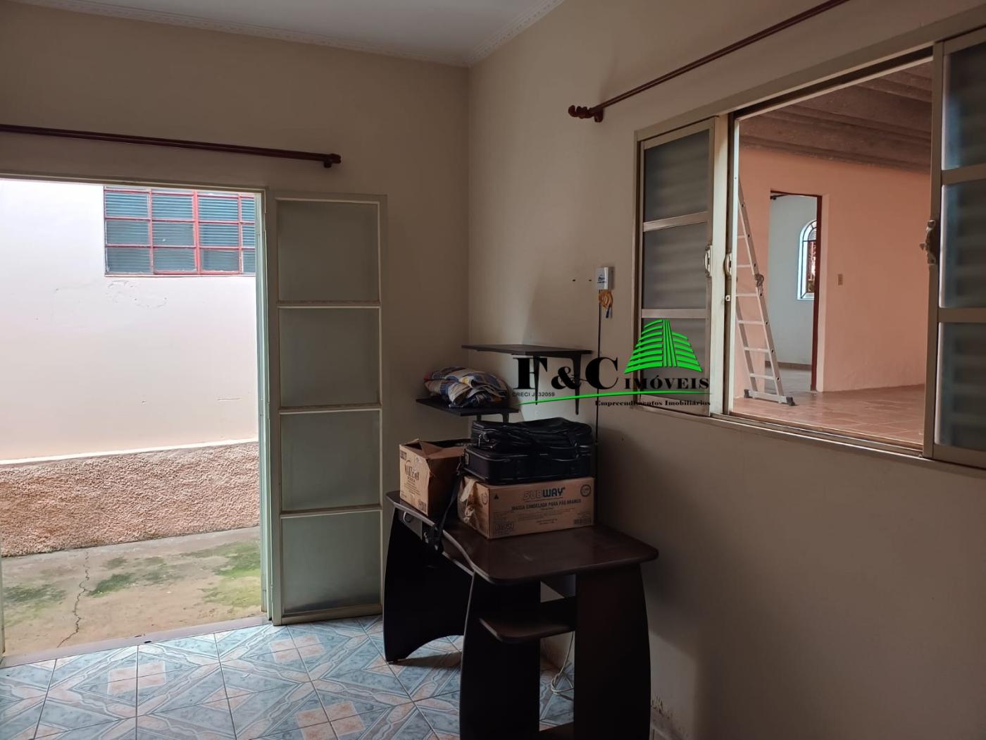 Casa à venda com 4 quartos, 378m² - Foto 5