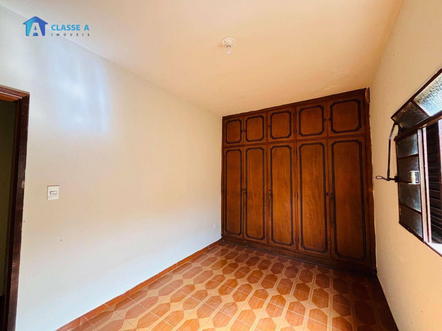 Casa à venda com 4 quartos, 171m² - Foto 11