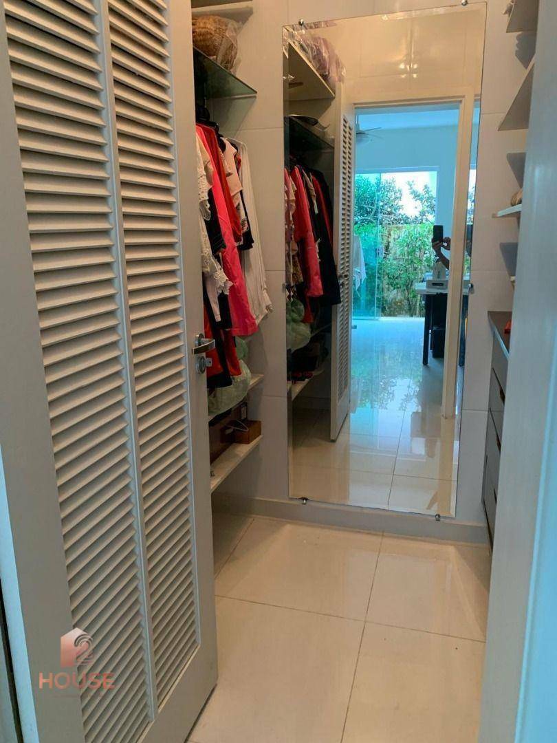 Casa de Condomínio à venda com 4 quartos, 350m² - Foto 30