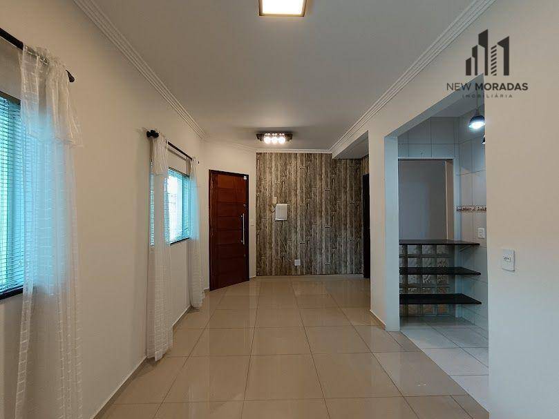 Sobrado à venda com 3 quartos, 190m² - Foto 1