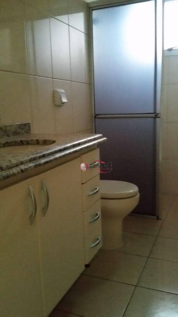 Apartamento para alugar com 3 quartos, 95m² - Foto 13