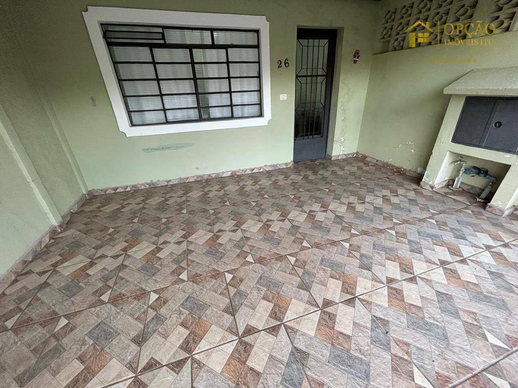 Casa à venda com 2 quartos, 97m² - Foto 1