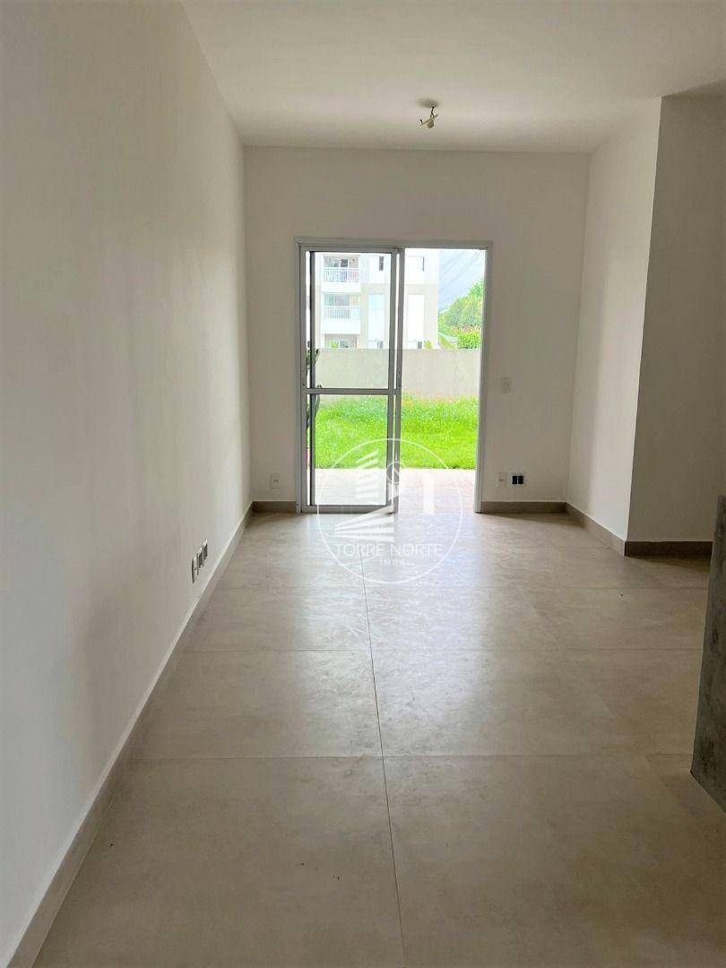 Apartamento à venda com 3 quartos, 73m² - Foto 2