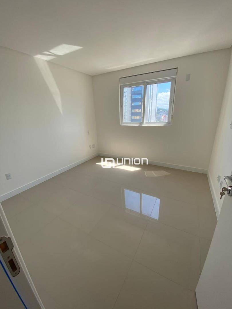 Apartamento à venda com 3 quartos, 140m² - Foto 12