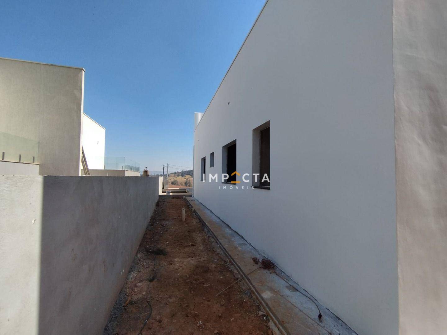 Casa à venda com 4 quartos, 300m² - Foto 5