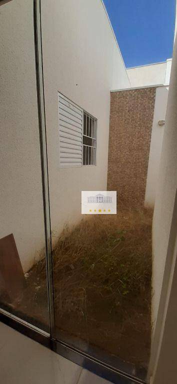 Casa à venda com 2 quartos, 69m² - Foto 9