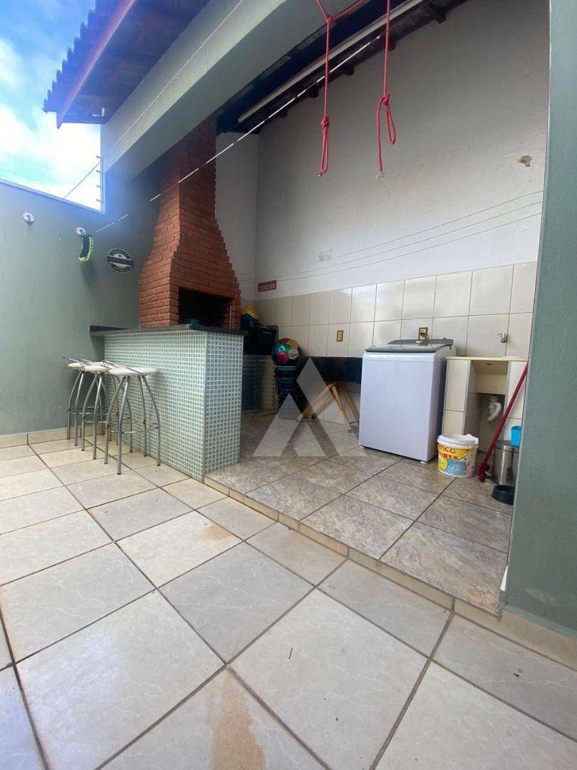 Casa à venda com 2 quartos, 120m² - Foto 3