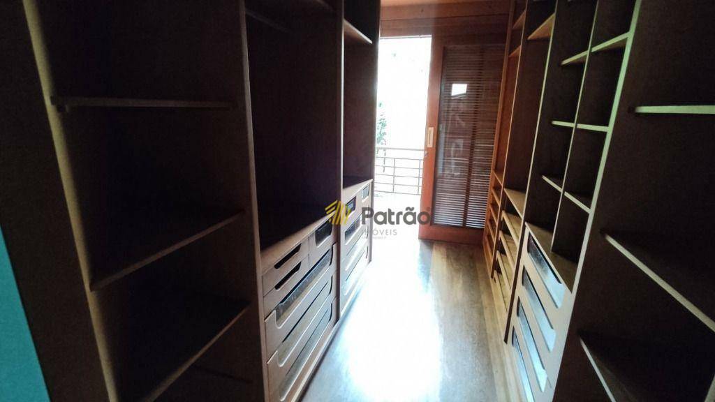 Casa de Condomínio à venda com 3 quartos, 550m² - Foto 40