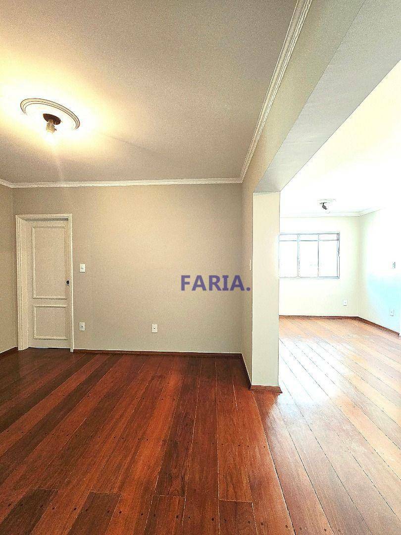 Apartamento à venda com 5 quartos, 211m² - Foto 11