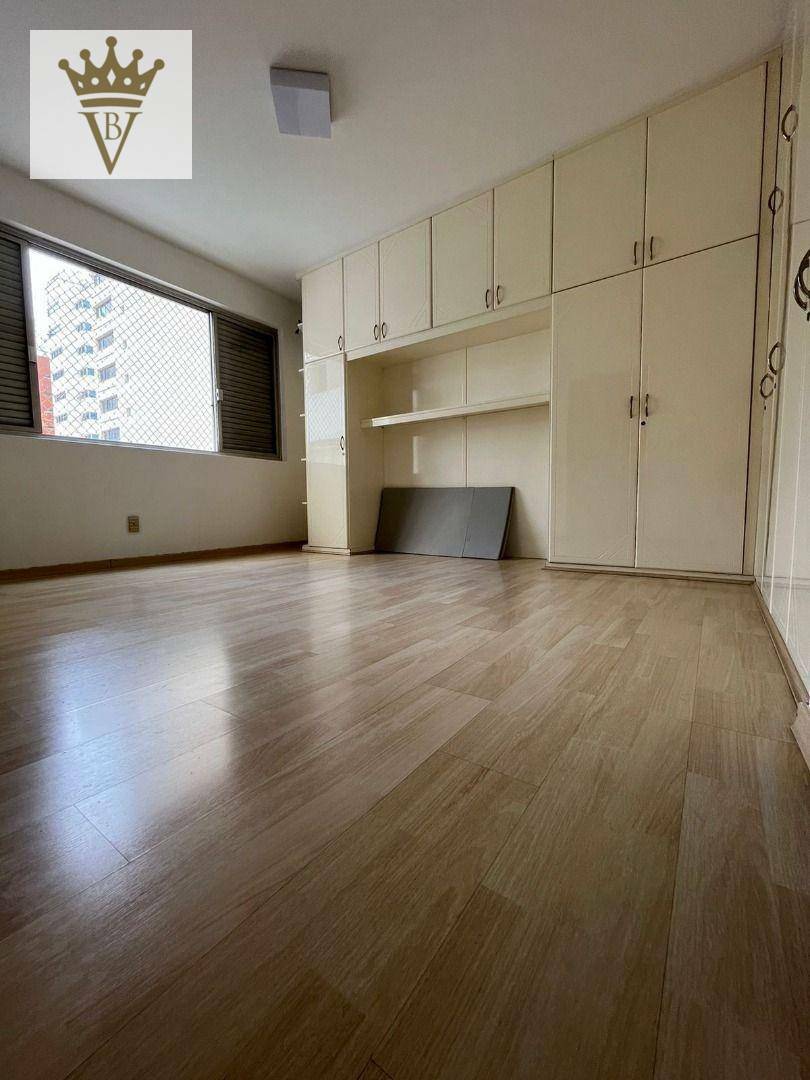 Apartamento à venda com 3 quartos, 200m² - Foto 13