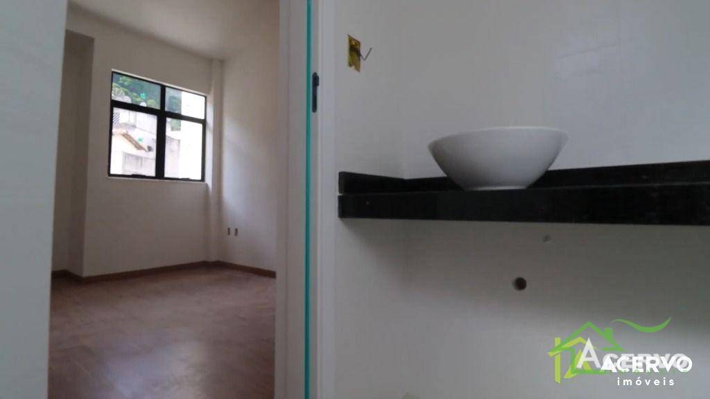 Apartamento à venda com 2 quartos, 65m² - Foto 4