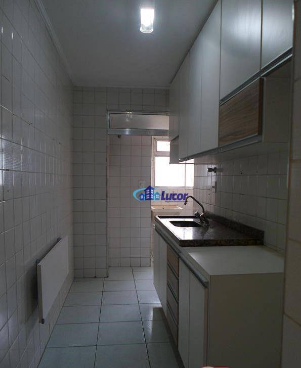 Apartamento à venda com 3 quartos, 70m² - Foto 3